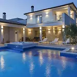Casta Diva With Sea View And Wellness * Koromačno