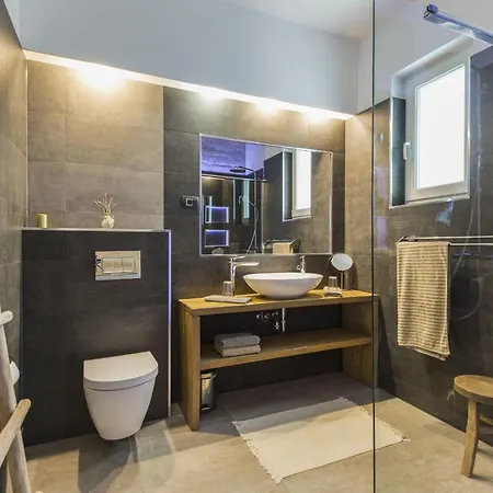 Villa Casta Diva With Sea View And Wellness Koromacno