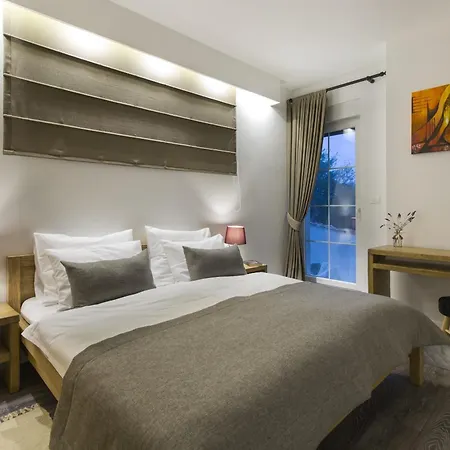 Casta Diva With Sea View And Wellness *