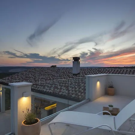 Villa Casta Diva With Sea View And Wellness